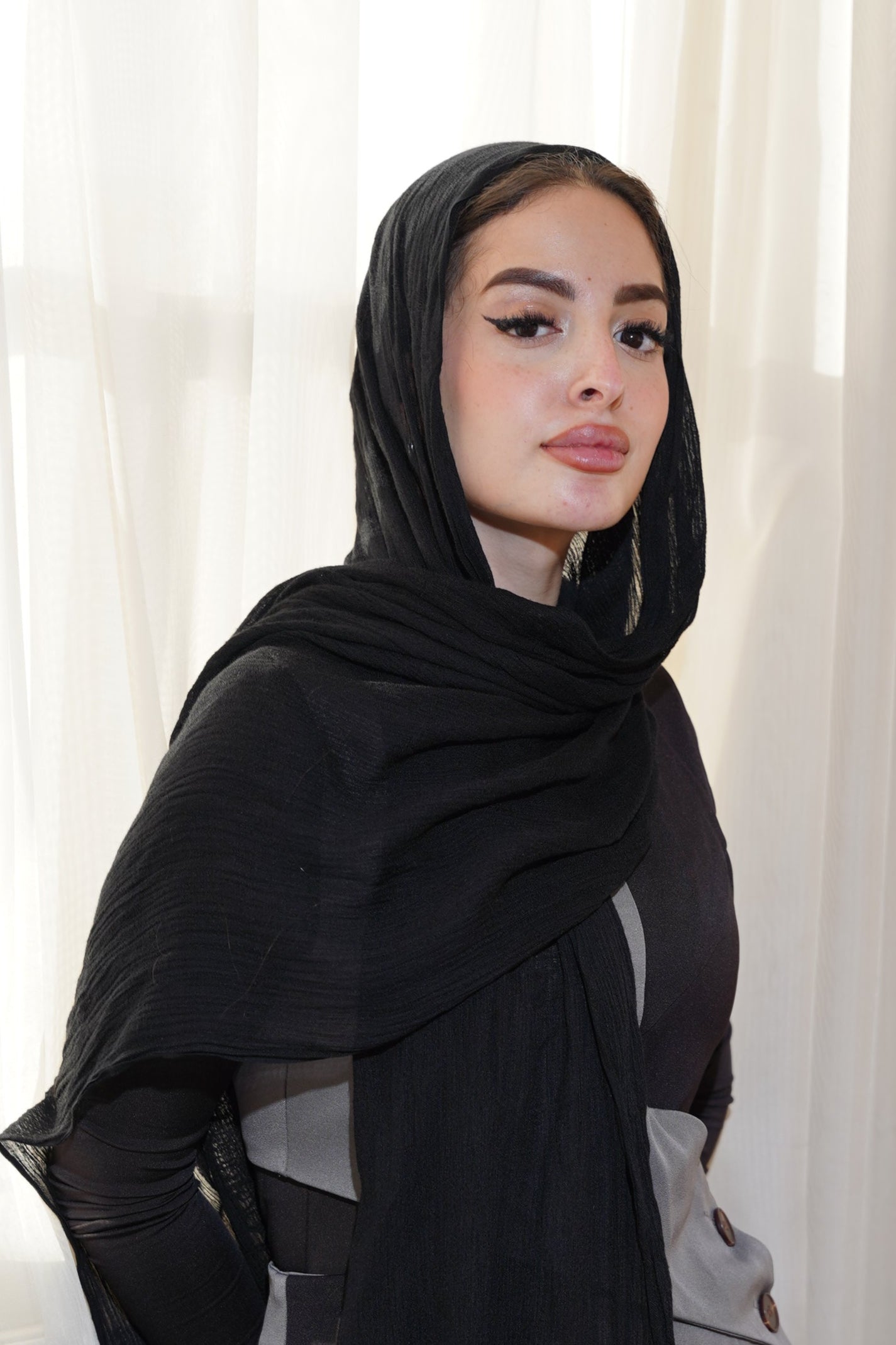 Soft Crinkle Weave - Black